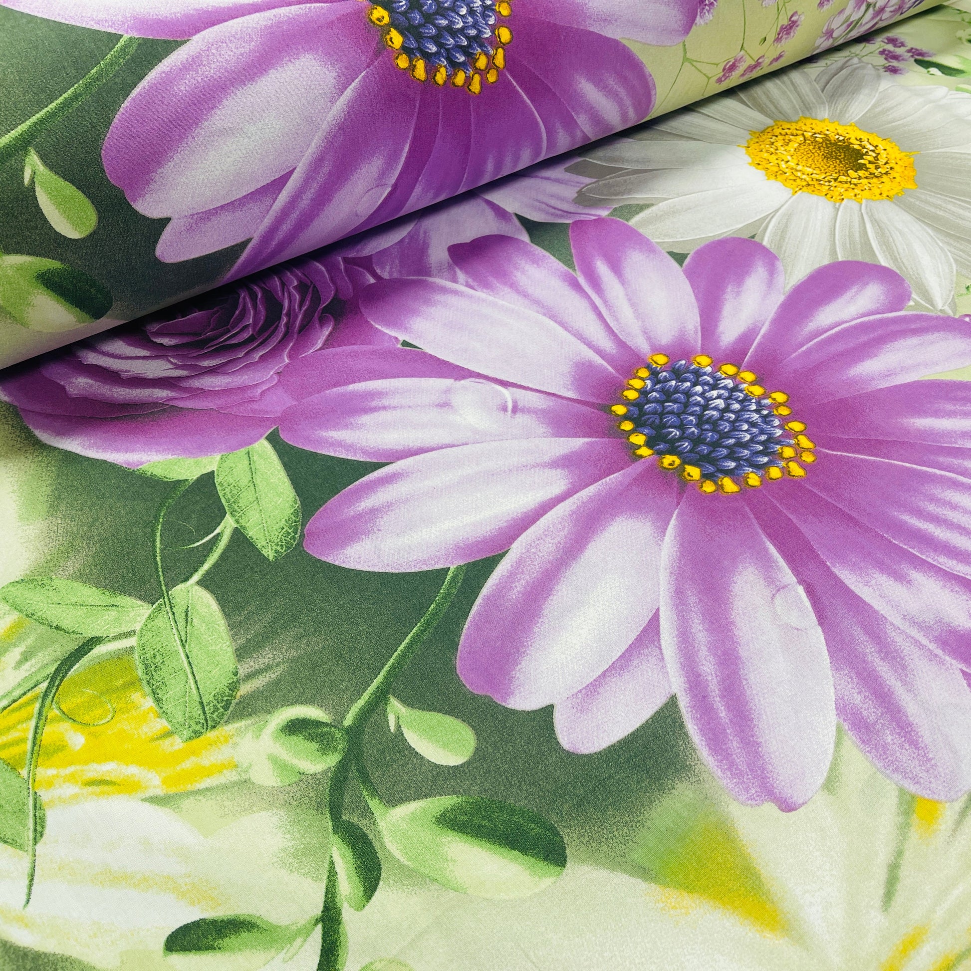 100% Kokvilnas audums - margrietiņas un rozes 220cm 146 g/m²