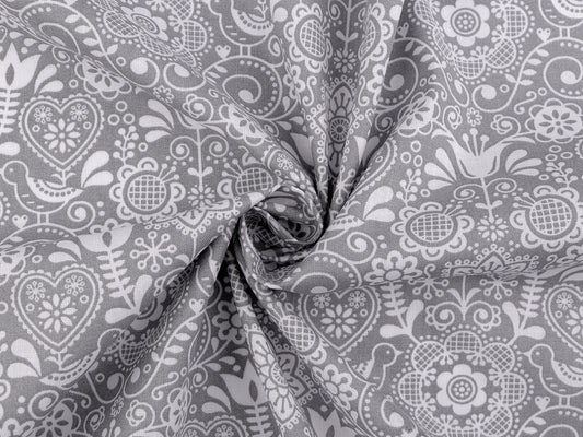 100% Kokvilnas audums - raksts uz pelēka fona 125 g/m²