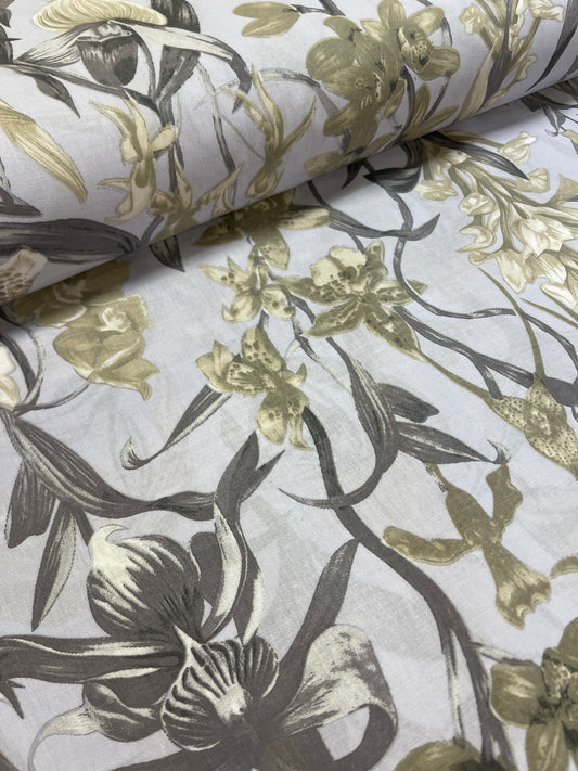 100% Kokvilnas audums - ziedu motīvs pelēka 125 g/m²