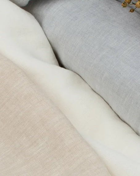 100% Mīkstināts lins - silti balts 205 g/m²