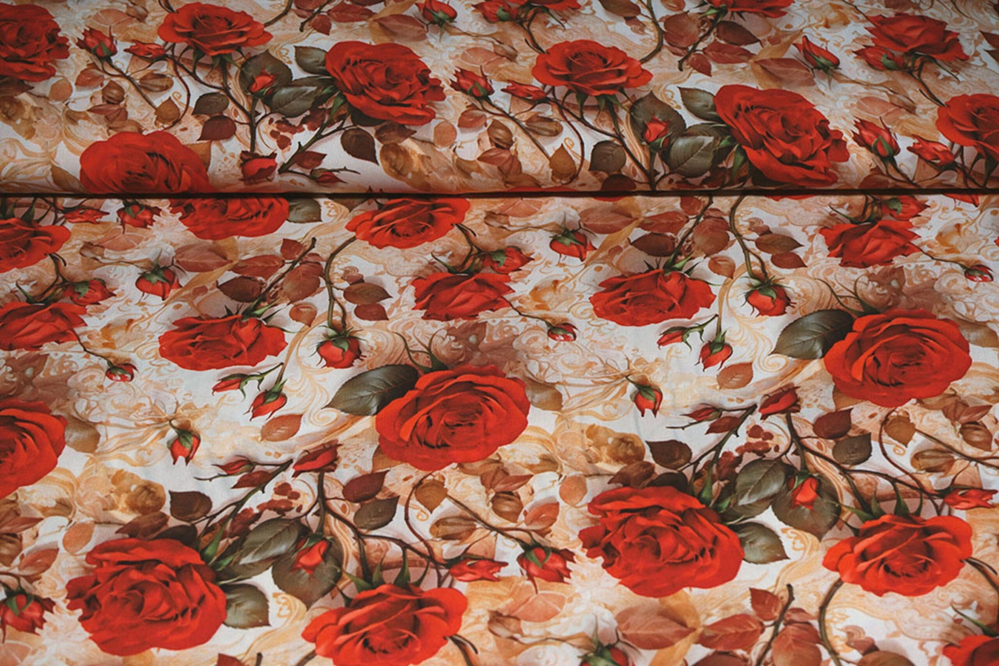 100% Viskozes audums - sarkanās rozes 100 g/m²