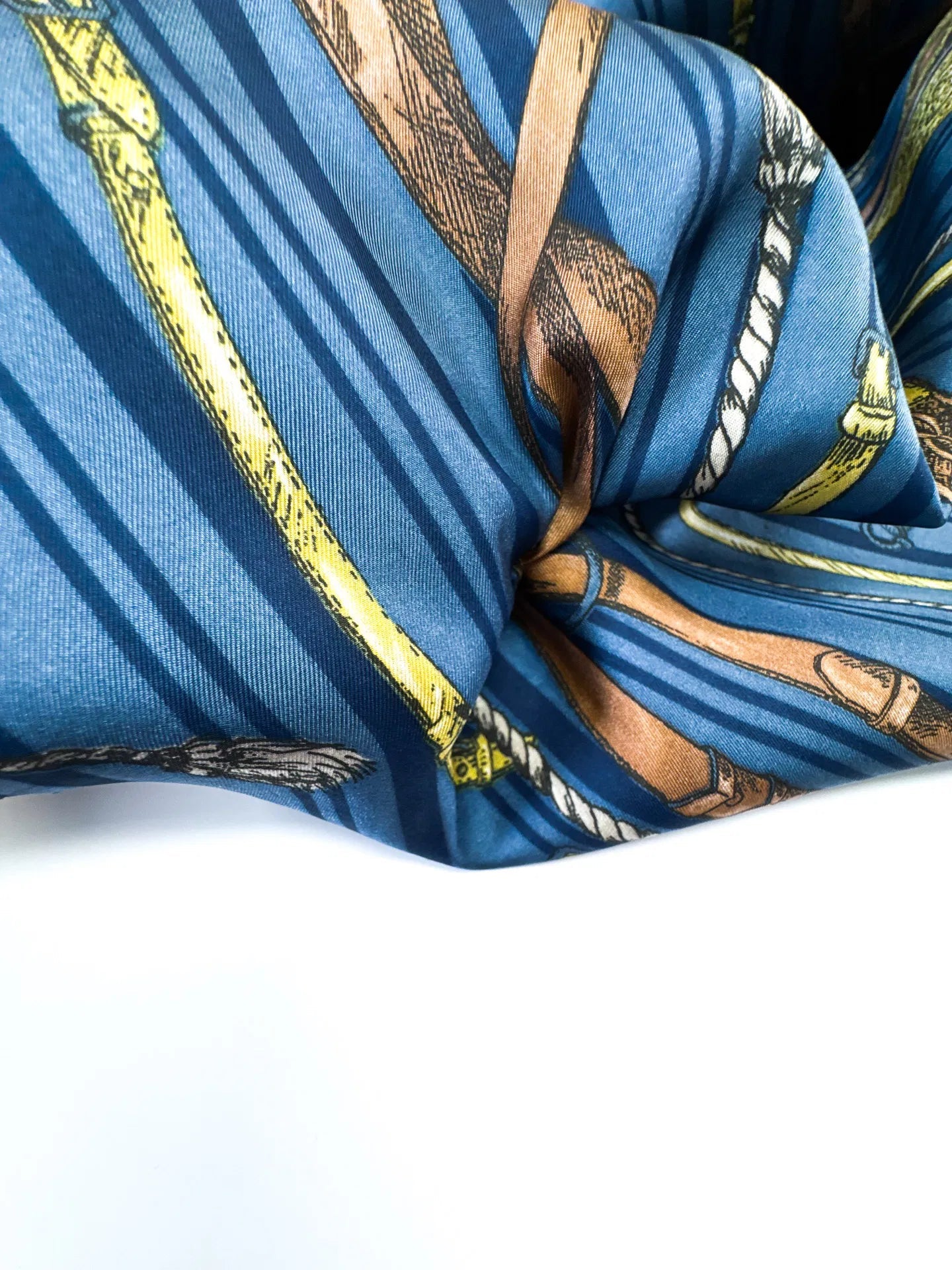 100% Zīda satīns - grafiska apdruka 55 g/m²