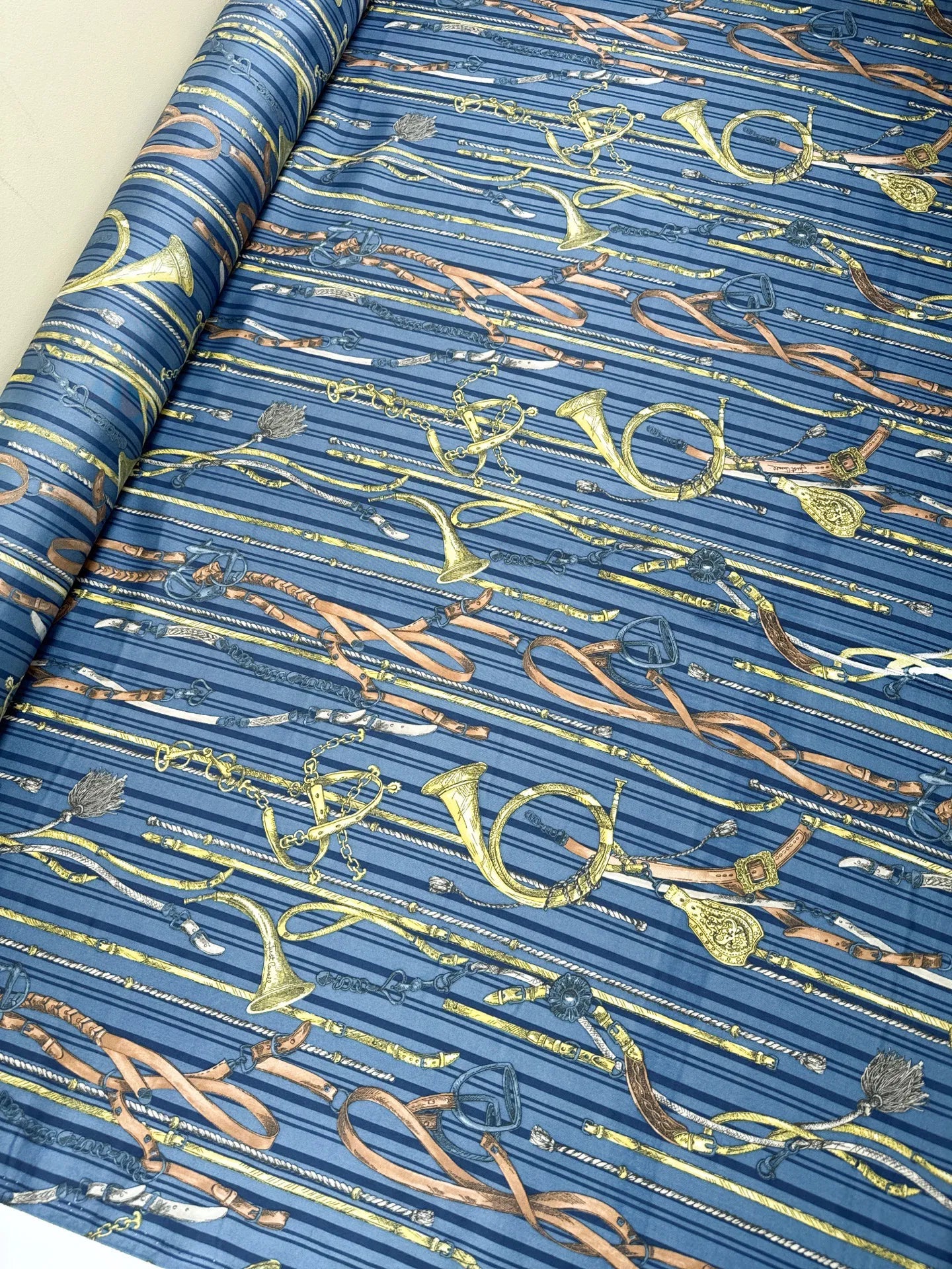 100% Zīda satīns - grafiska apdruka 55 g/m²