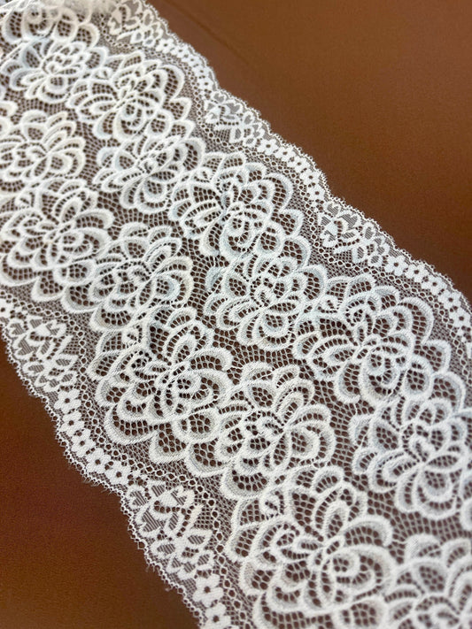 Elastīga mežģīne 17 cm-balta