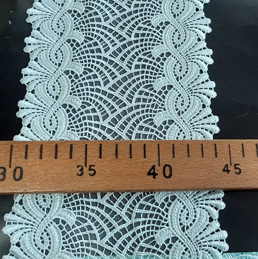 Mežģīne 15 cm-mint