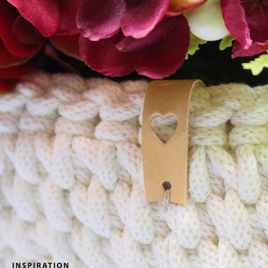 Ādas etiķete ar sirds izgriezumu tonis #2