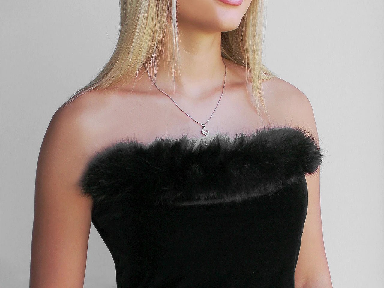 Dekoratīvā mākslīgās kažokādas apdare, Boa 1 m|dažādu toņu