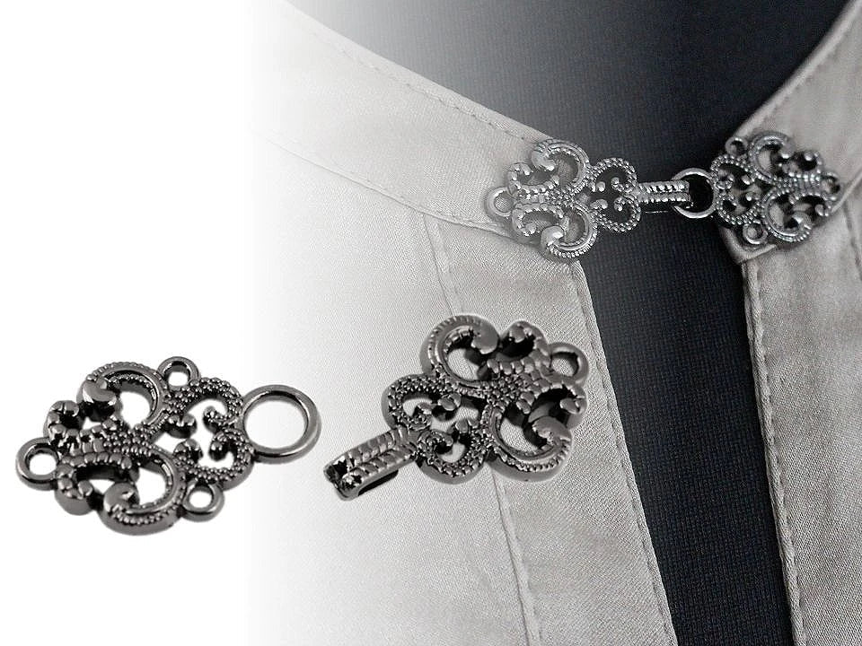 Attēls ar Dekoratīvs aizdares āķis apģērbiem|dažādu toņu – pieejams Šarlotes audumi