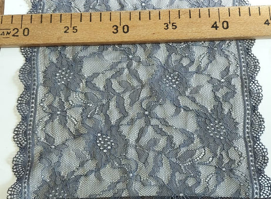 Pilt: elastne peen pits, 24 cm, tumehall – saadaval veebipoes Šarlotes audumi