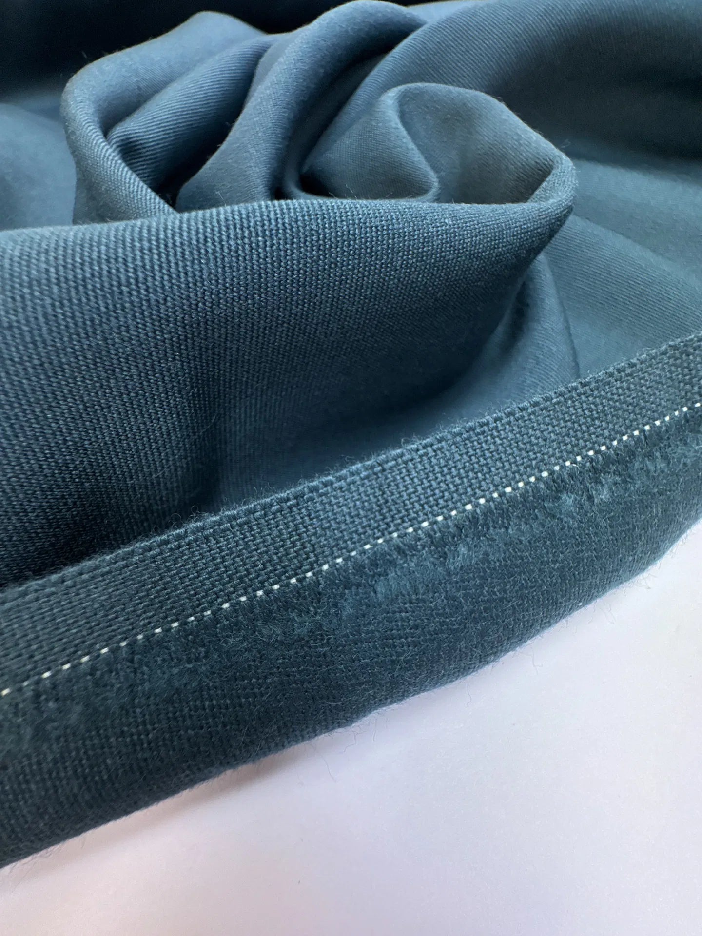 Itālijas tvila kostīmaudums | 55% vilna | 45% poliamīds | 220 g/m² | 150 cm