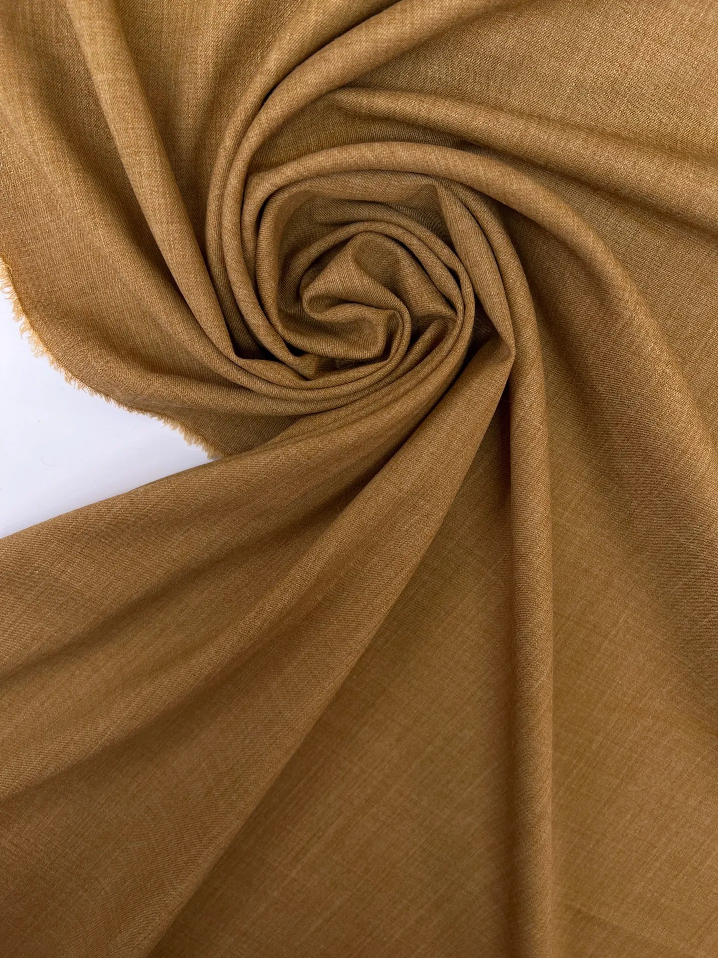 Itālijas vilnas kostīmaudums | 64% vilna, 34% poliesters, 2% elastāns| 180 g/m² | 156 cm