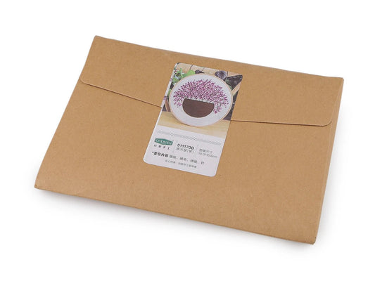 Attēls ar Izšūšanas dāvanu komplekts ar uzdrukātu motīvu – 15×20 cm - lillā – pieejams Šarlotes audumi