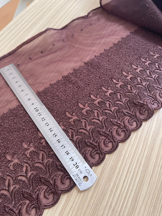 Image avec dentelle brodée 25 cm - bordeaux brunâtre – disponible chez Šarlotes audumi