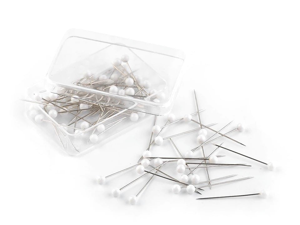 Attēls ar Kniepadatas ar baltu galvu| garums 32 mm|80 gab. – pieejams Šarlotes audumi