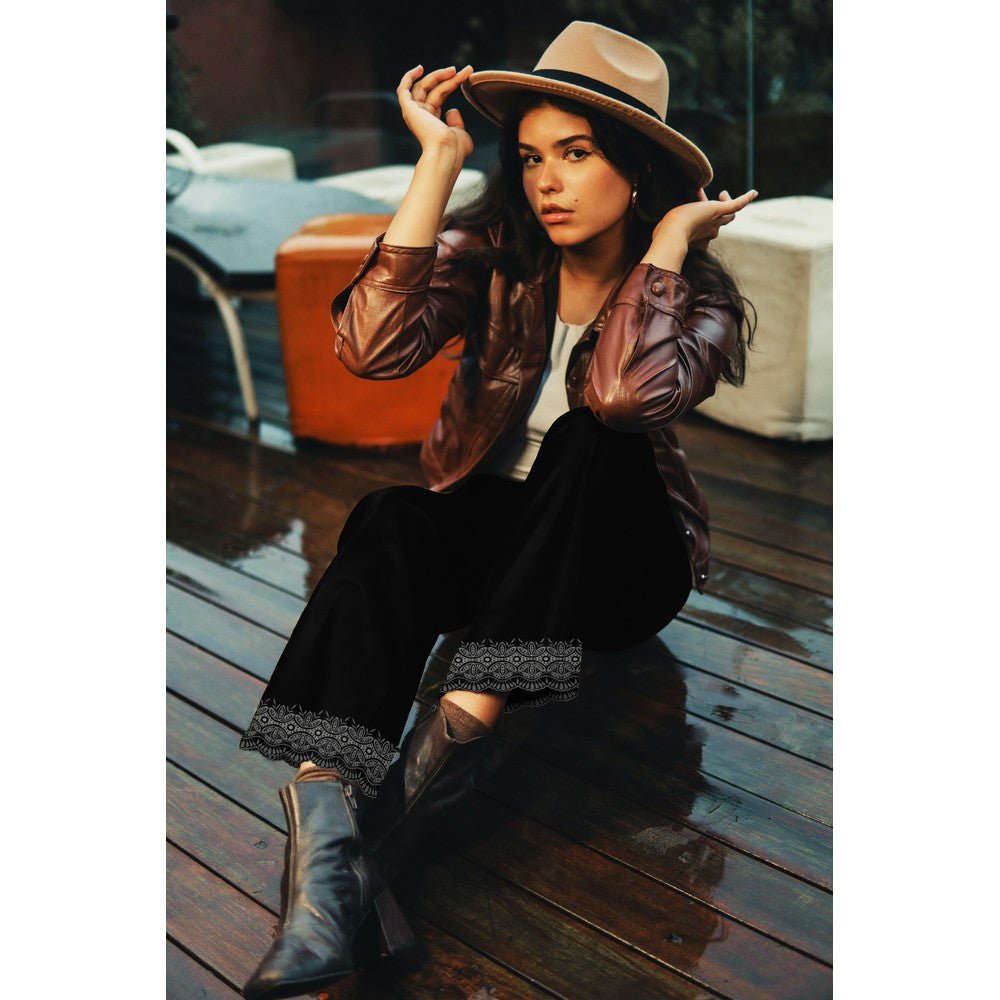 Lins ar viskozi - izšūti bēši ziedi 250 g/m²