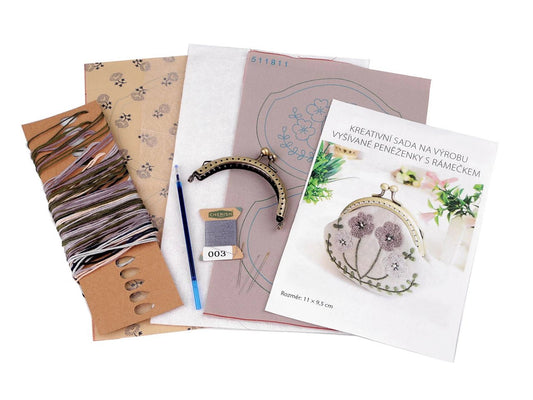 Maka izšūšanas komplekts ar metāla rāmīti | puķītes uz bēša