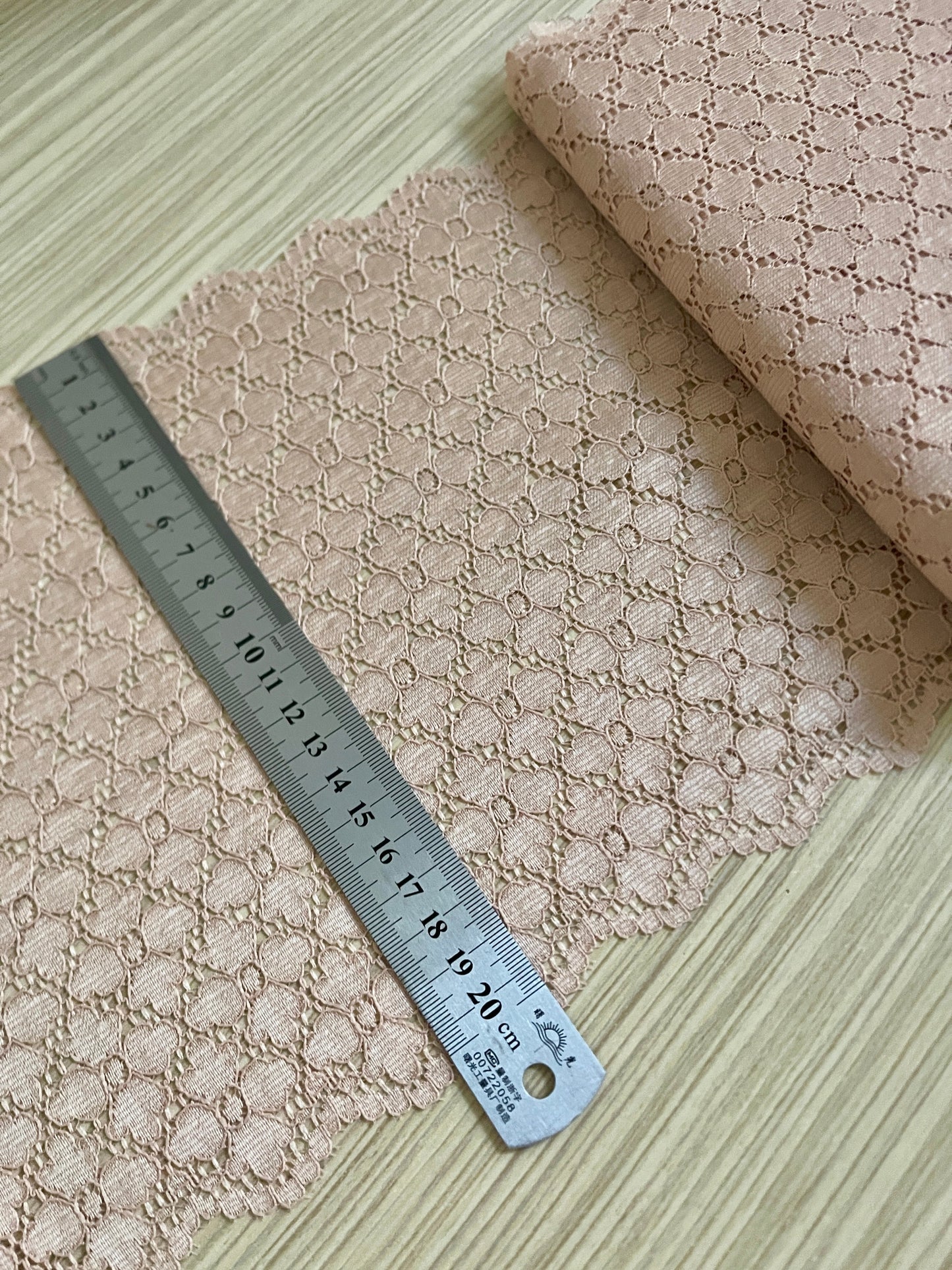 Pilt pitsiga 22 cm - beež-roosa – saadaval Šarlote audumi