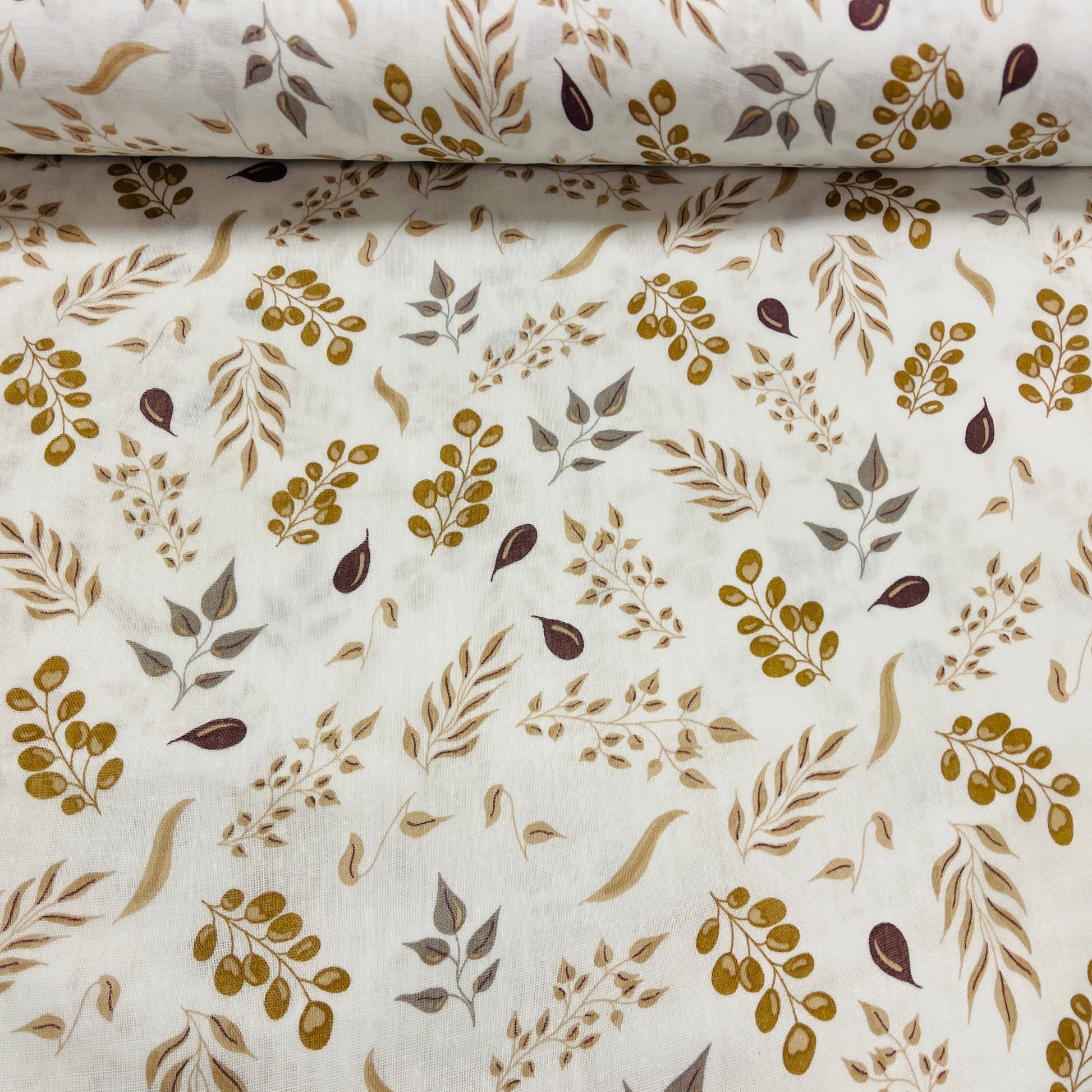 Muslīns - lapiņas brūnos toņos 140 g/m²