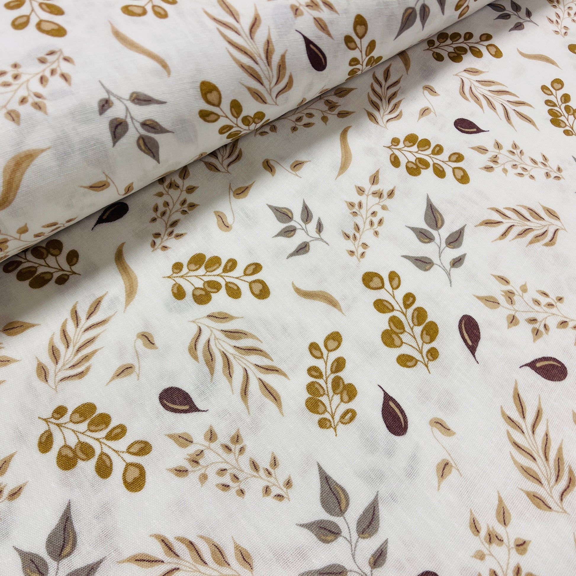 Muslīns - lapiņas brūnos toņos 140 g/m²