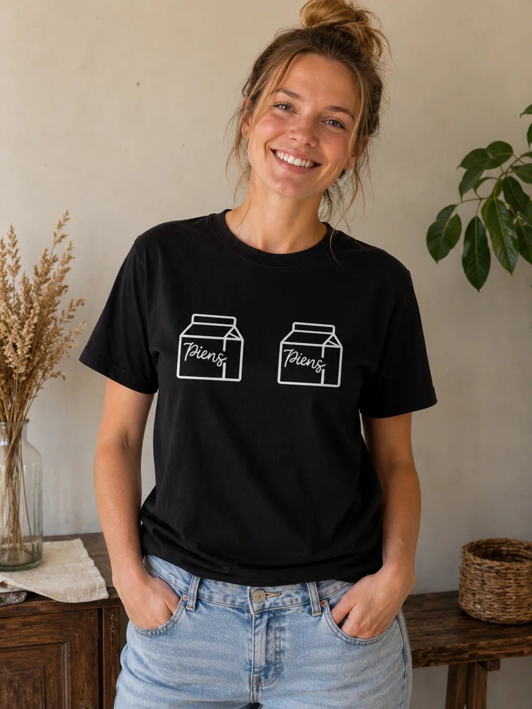 Image of an organic cotton T-shirt "Milk" available online at Šarlotes audumi