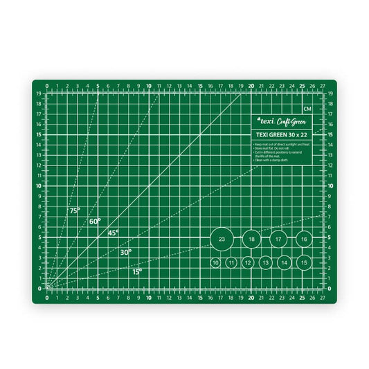 Image de planche à découper 30x22 cm - verte – disponible chez Šarlotes audumi
