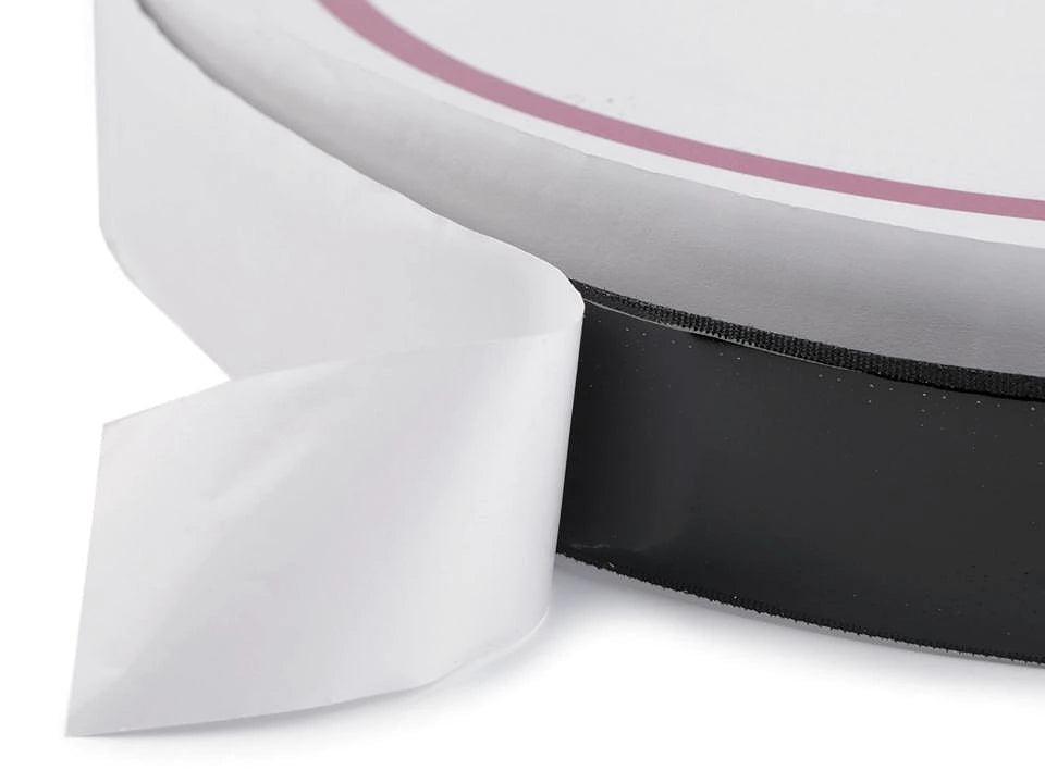 Pilt iseliimuvast takjapaelast, Velcro lint 30 mm – saadaval veebis Šarlotes audumi