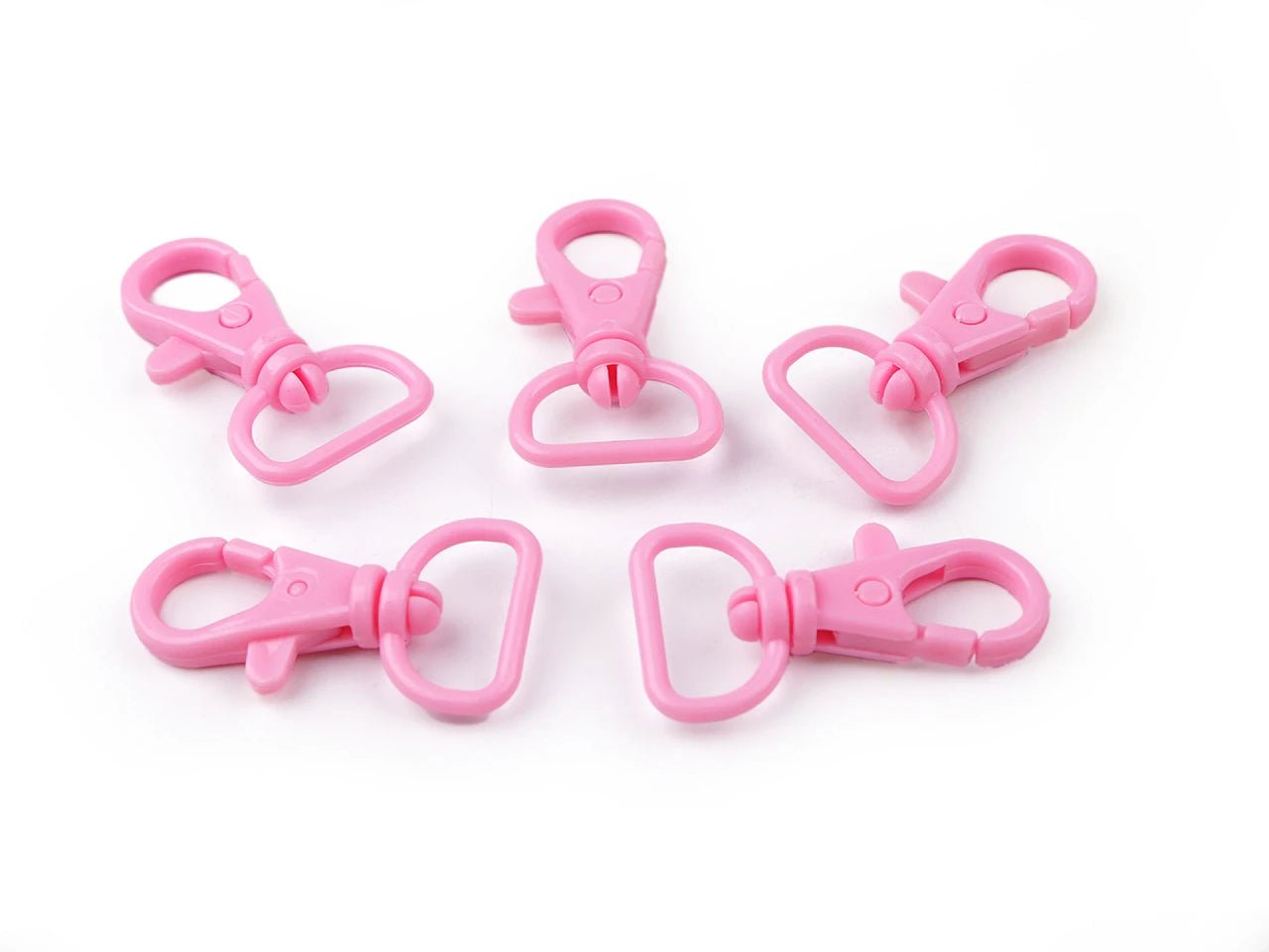 Image de mousquetons en plastique avec mécanisme pivotant – 17 mm, 5 pcs | coloris assortis – disponible chez Šarlotes audumi