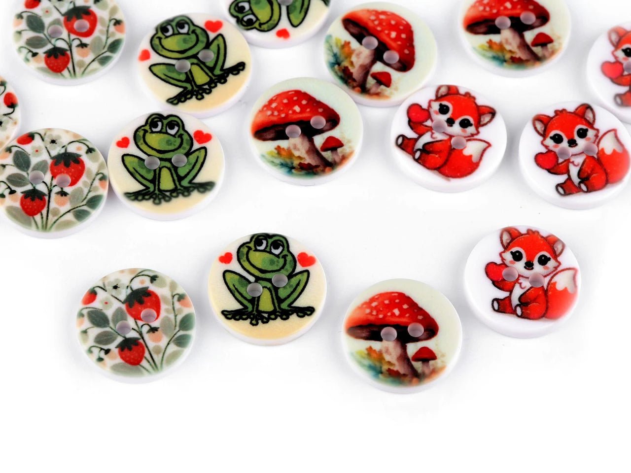 Image avec des boutons à motifs Ø 15,5 mm – disponible chez Šarlotes audumi