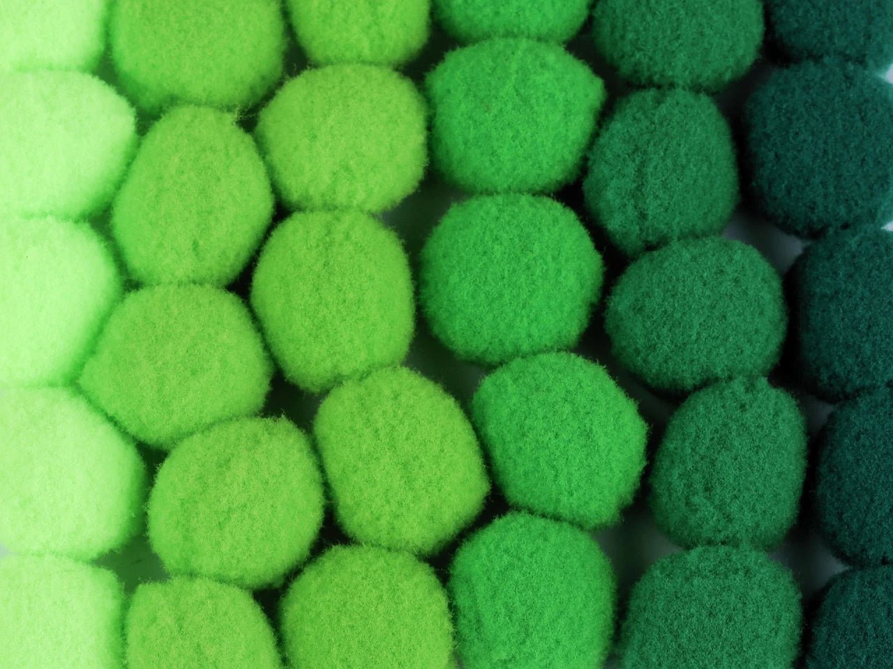 Pomponu komplekts Ø20 mm | 30 gab. | dažādu krāsu varianti