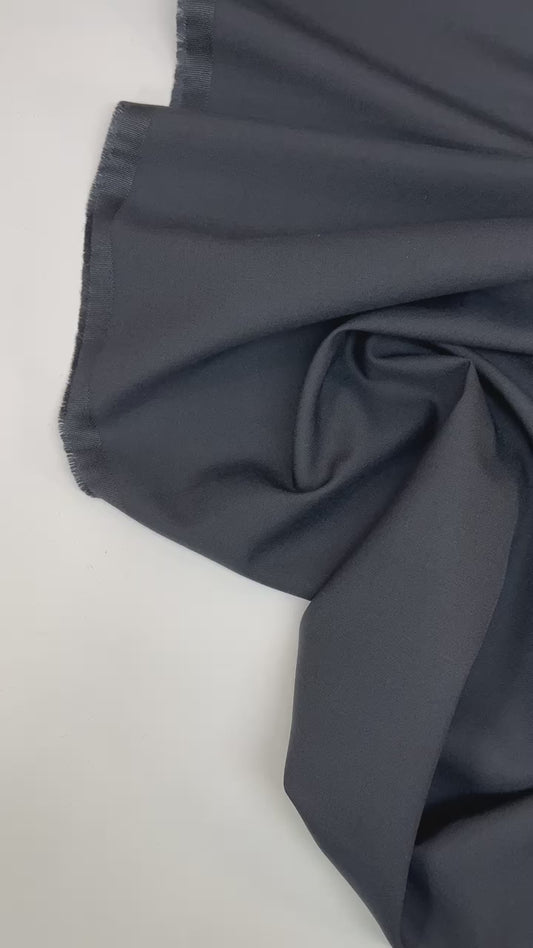 Itaalia Oxfordi ülikonnakangas | 73% vill | 27% polüamiid | 340 g/m² | 154 cm | Tumesinine