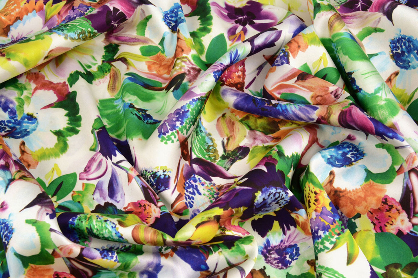 Satīns ar elastānu - angļu dārza ziedi 80 g/m²