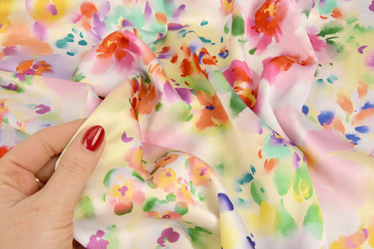 Satīns ar elastānu - pavasara krāsu motīvs 80 g/m²