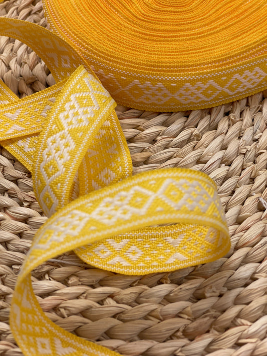 Tautiskā lente, josta 22mm - dzeltena ar baltu - LV