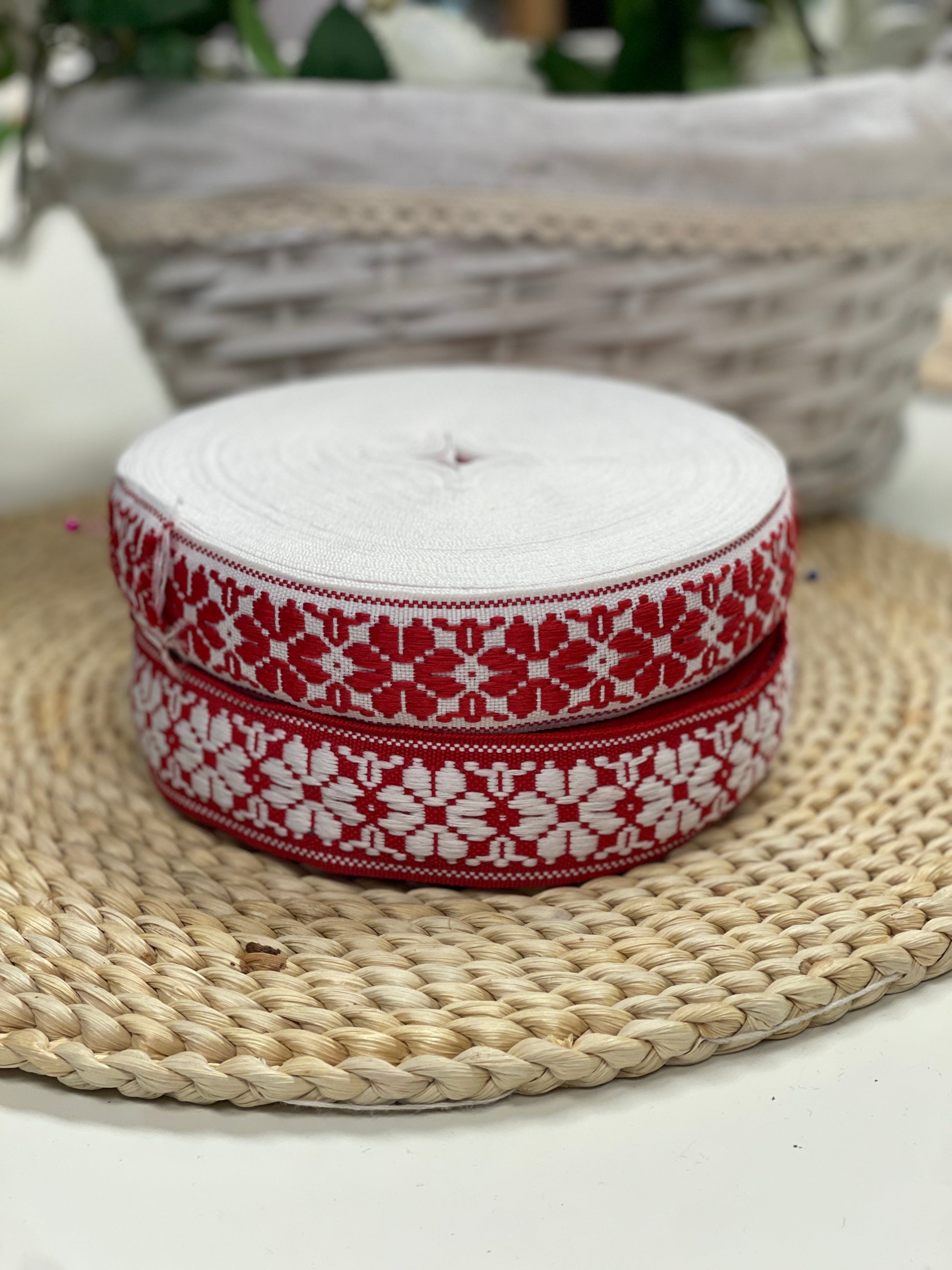 Tautiskā lente, josta 36mm - sarkana ar baltu - LV