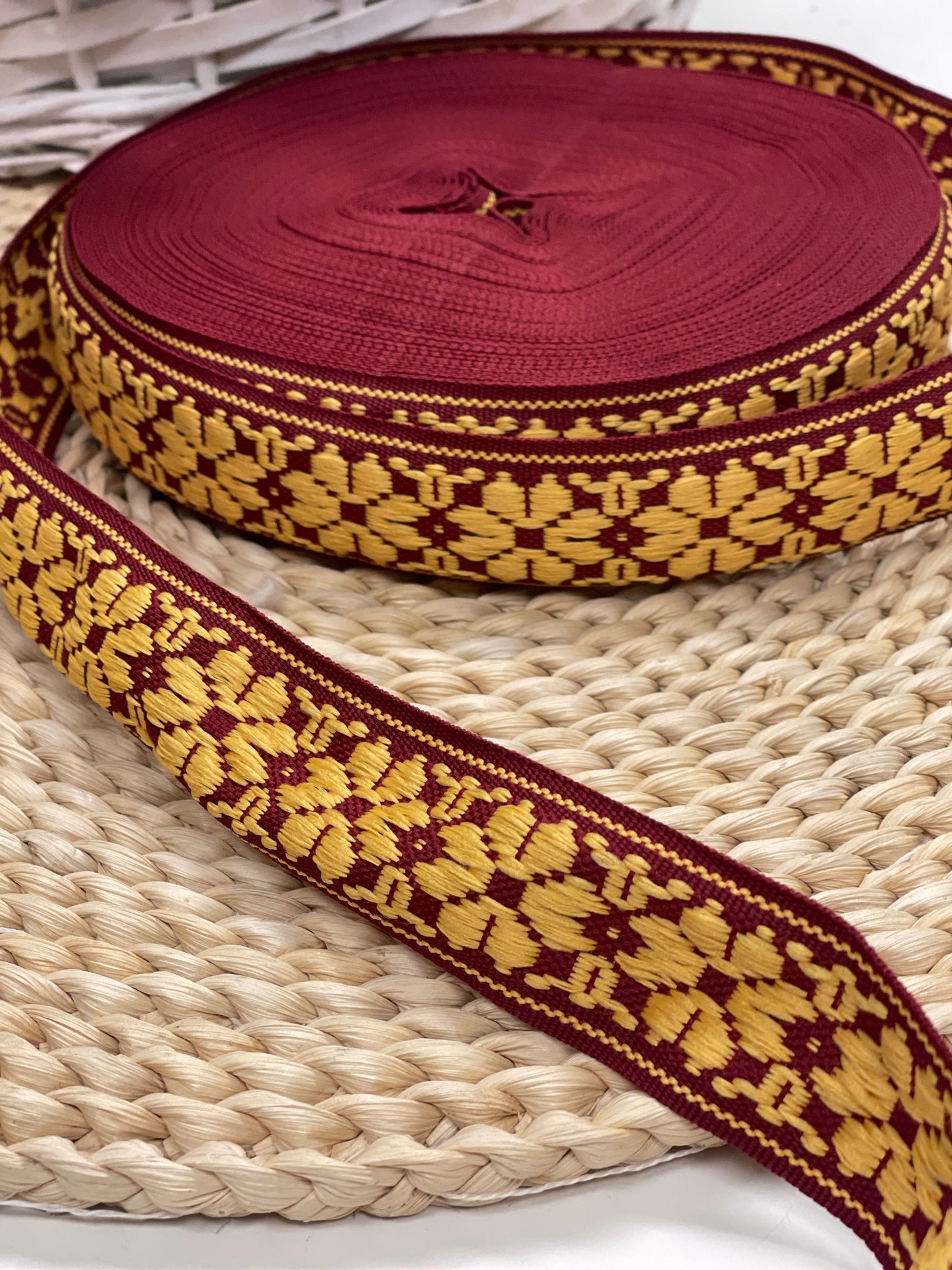 Tautiskā lente, josta 36mm - sarkana ar dzeltenu LV