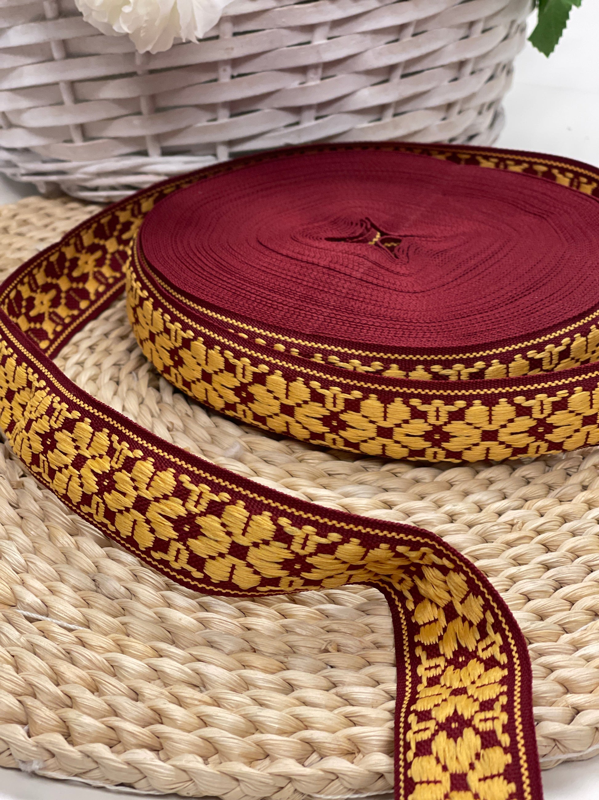 Tautiskā lente, josta 36mm - sarkana ar dzeltenu LV