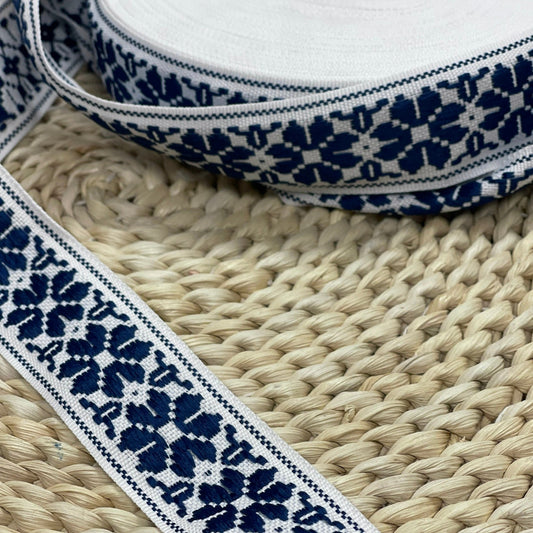 Tautiskā lente, josta 36mm - zila ar baltu - LV