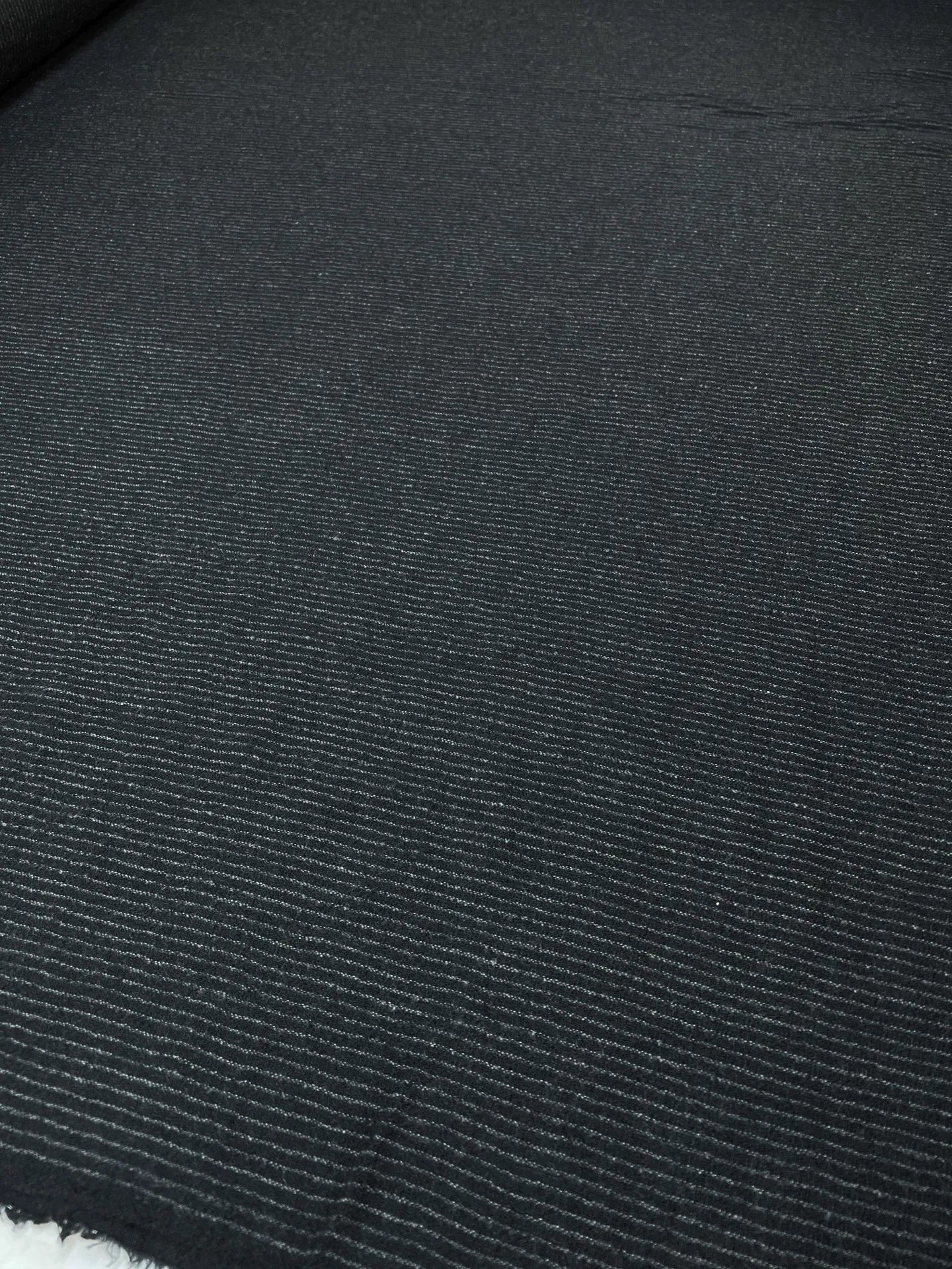 Vilnas audums - melns ar smalku svītriņu 240 g/m²