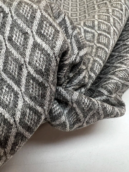 Vilnas žakards - ģeometrisks raksts 250 g/m²