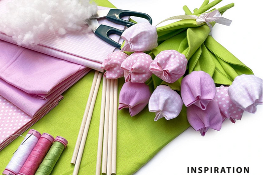 100% Puuvillane kangas-valged pumpad roosa taustal (4 mm) 130 g/m²