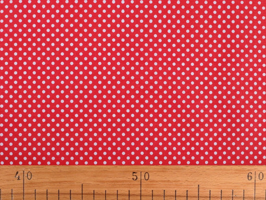 100% Kokvilnas audums - baltas pumpiņas uz sarkana fona (3 mm) 115 g/m²