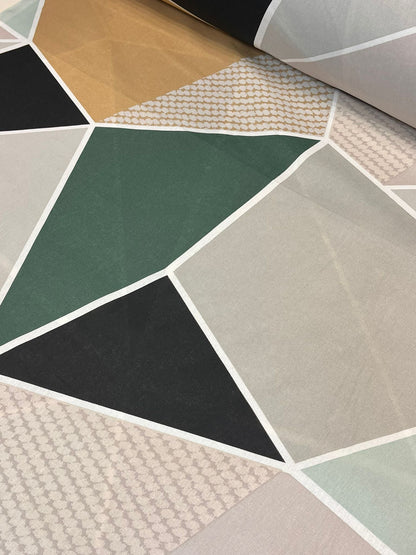 Pilt 100% puuvillasest kangast – geomeetrilised kolmnurgad 220cm 130 g/m² – saadaval Šarlotes audumi