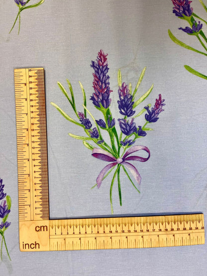 Pilt 100% puuvillakangast - lavendlioksad helesinine 220cm 130 g/m² – saadaval Šarlote kangad