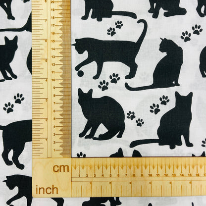 100% tissu en coton - chats noirs sur fond blanc 125 g/m²