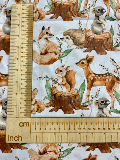 100 % tissu en coton - animaux de la forêt dans des tons bruns 125 g/m²