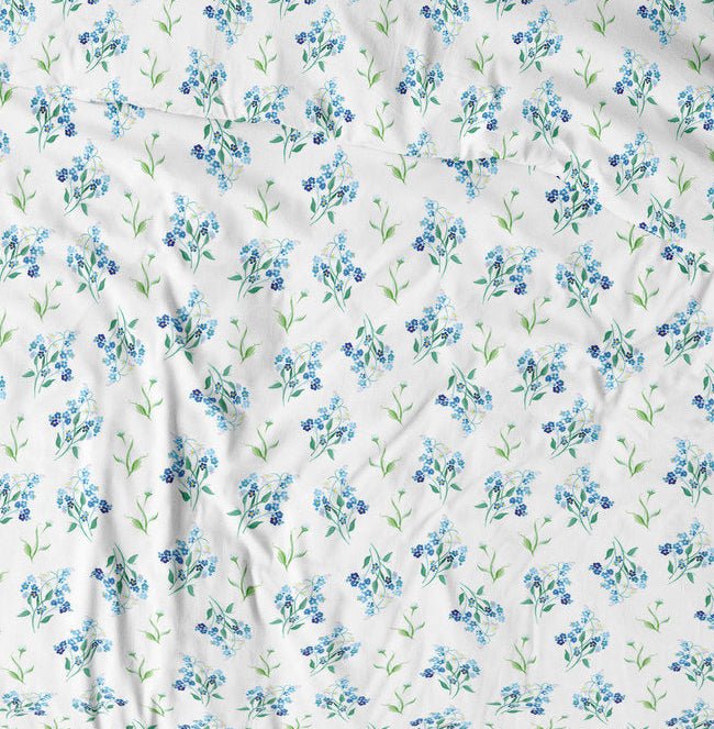 100% cotton fabric with forget-me-nots, 125 g/m² – available from Šarlotes audumi