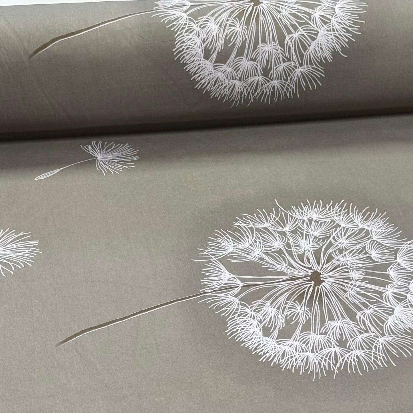 Pilt 100% puuvillakangast - võilille udemed 220cm 146 g/m² – saadaval Šarlotes audumi