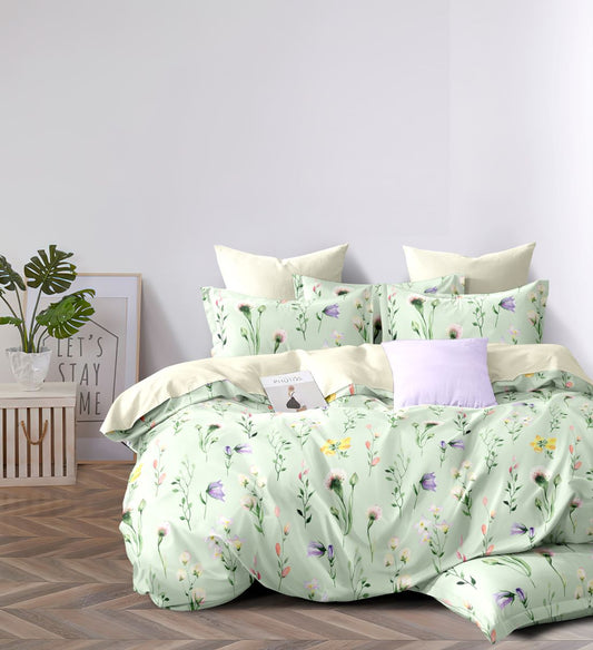 100% Kokvilnas audums - pļavu ziedi uz mint fona 220cm 146 g/m²