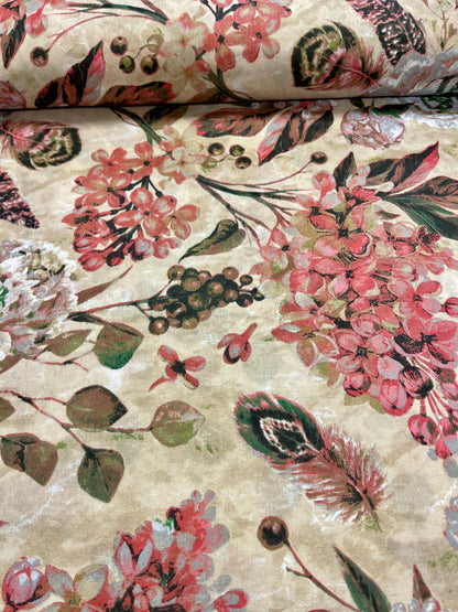 Image of 100% cotton fabric - floral motif on beige, 125 g/m² – available at Šarlotes audumi