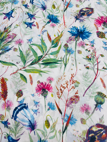 Image de tissu 100 % coton - bleuets 125 g/m² – disponible chez Šarlotes audumi